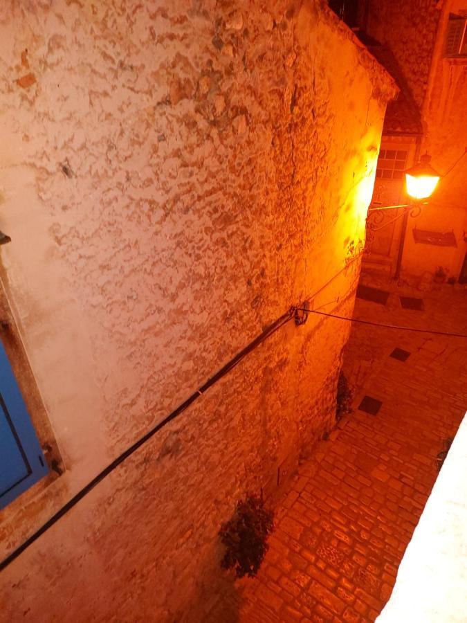 Nona Marija Διαμέρισμα Ρόβινι Εξωτερικό φωτογραφία